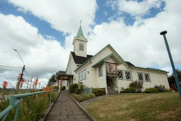 Şili Deki Frutillar Town Kilisesi Nin Mavi Gökyüzünün Altında Alçak — Stok fotoğraf