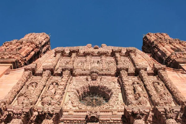 Nízký Úhel Záběru Cahedral Baziliky Zacatecas Mexiku Proti Modré Obloze — Stock fotografie