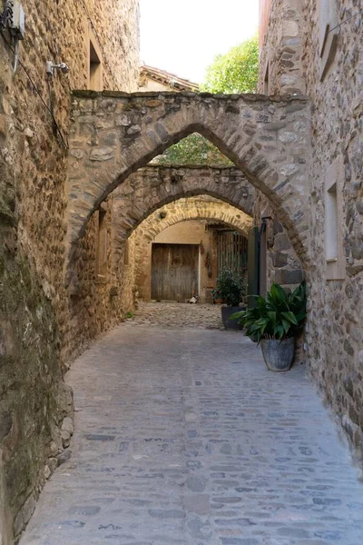 Uma Foto Fascinante Fachada Mosteiro Sant Pere Besal Catalunha Espanha — Fotografia de Stock