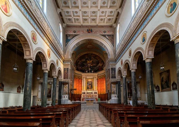 Colpo Orizzontale Della Basilica Cattolica Cattedrale San Dionigi Interno Areopagita — Foto Stock