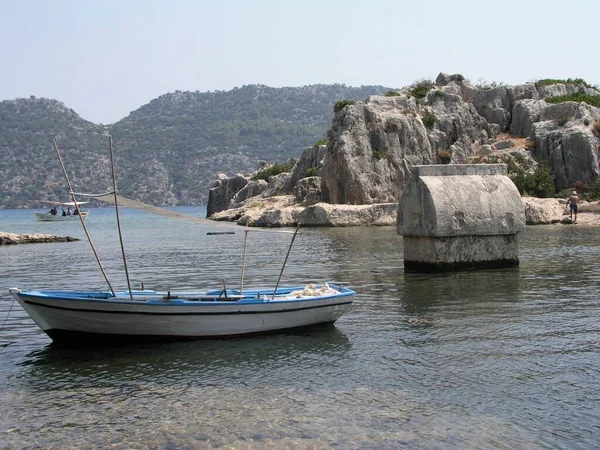 Small Boat Water Lycian Sarcophagus Tomb Kekova Island Antalya Turkey — Stock Photo, Image