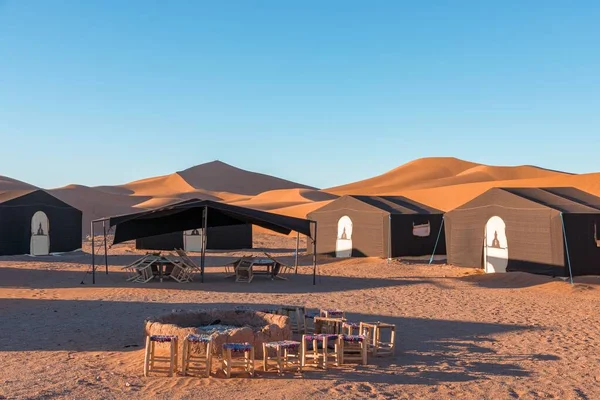 Tourist Accommodation Campsite Desert Big Sand Dunes Background — Stock Photo, Image