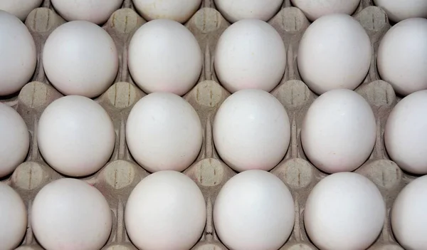 Primer Plano Ángulo Alto Huevos Blancos Dispuestos Una Caja Huevos — Foto de Stock