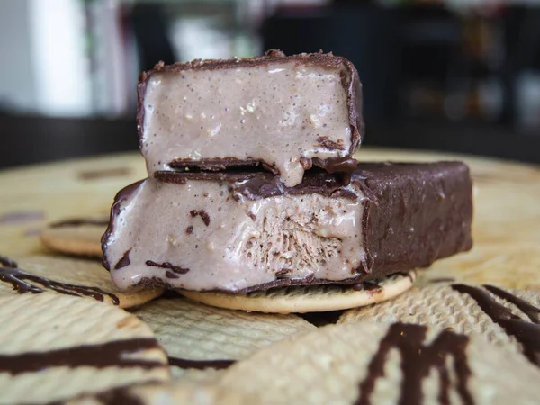 Sorvetes Chocolate Cima Biscoitos — Fotografia de Stock