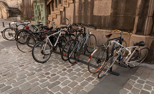 Парковка Велосипедов Городе — стоковое фото