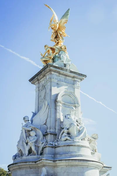 Socha Victoria Memorial Westminster Velká Británie — Stock fotografie