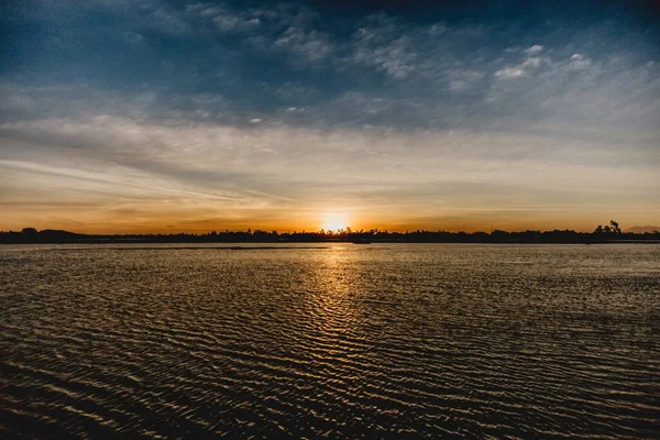 Картина Красивого Заката Озере — стоковое фото
