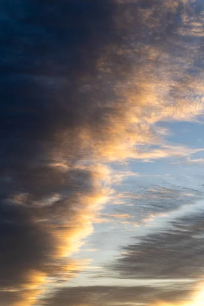 Fascinante Disparo Del Cielo Azul Las Pacíficas Nubes Blancas — Foto de Stock