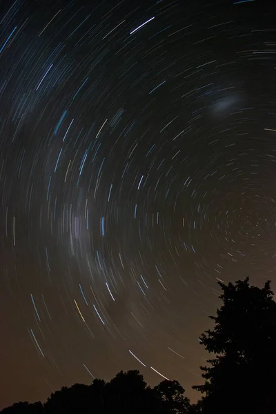 Vertikal Skott Stjärnhimlen Fångas Med Slutaren Effekt — Stockfoto