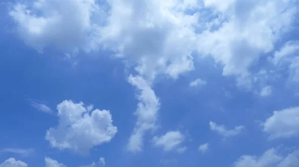Horizontal Shot Beautiful White Puffy Clouds Clear Blue Sky — Stock Photo, Image