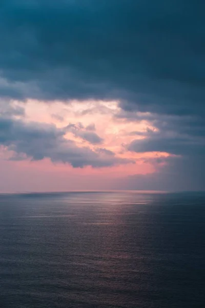 Gün Batımında Sakin Bir Deniz Manzarası — Stok fotoğraf