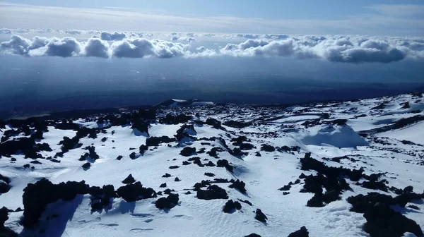 Nuvens Sobre Paisagem Cobertas Neve — Fotografia de Stock