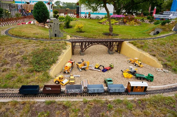 Dziwnow Pologne Juin 2020 Petit Train Miniature Sur Les Voies — Photo