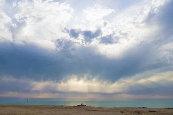 Красивый Вид Песчаный Пляж Время Заката — стоковое фото