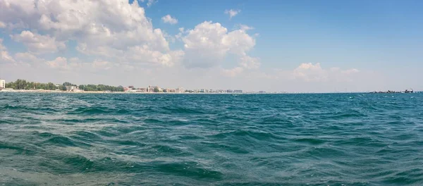 Uma Foto Panorâmica Oceano Azul Praia Rimini Itália — Fotografia de Stock