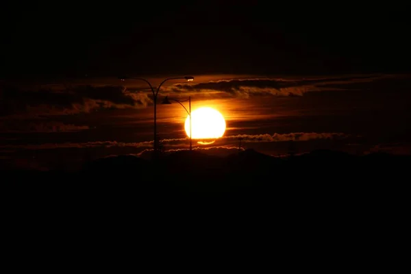 夕阳西下的街灯 — 图库照片