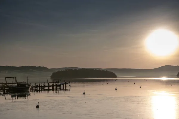 Objek Dan Kabut Atas Air Loch Lomond Skotlandia — Stok Foto