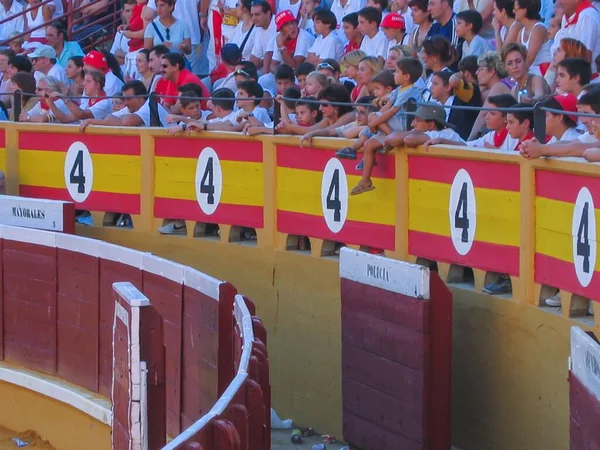 Pamplona Spain Jul 2019 San Fermin 西班牙潘普洛纳的人们在公牛赛跑期间 — 图库照片