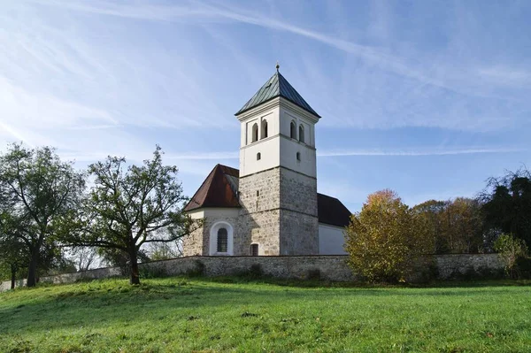 Ein Malerischer Blick Auf Die Kirche Margaretha Pfaffing Bayern — Stockfoto