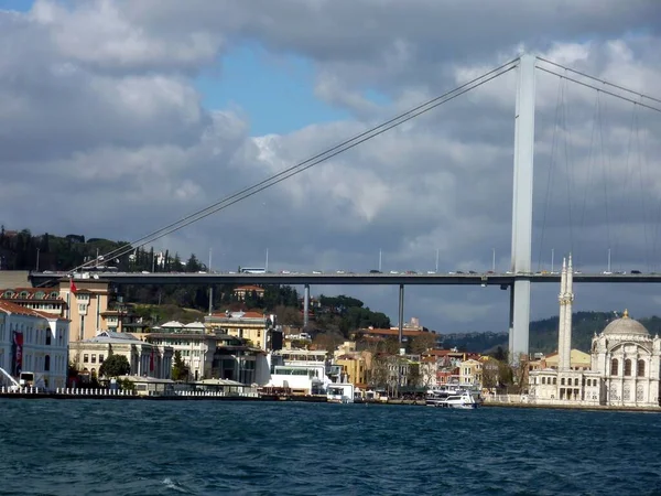 Edifícios Istambul Turquia Partir Rio Fronteira Europa Ásia — Fotografia de Stock