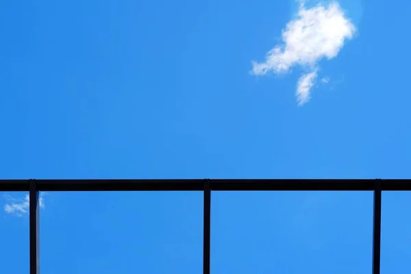 Low Angle Shot Black Metal Roof Railing Blue Sky Background — Stock Photo, Image