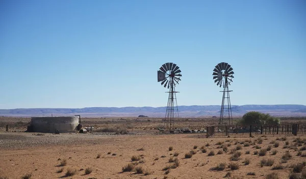 Los Dos Molinos Viento Área Abandonada Sudáfrica — Foto de Stock