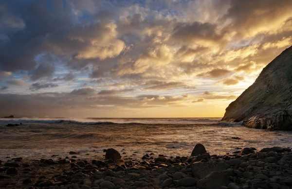 Una Playa North Devon Bajo Cielo Nublado Durante Una Hermosa — Foto de Stock