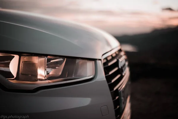 Granada España 2020 Faro Delantero Vehculo Atardecer Coche Granada — Foto de Stock