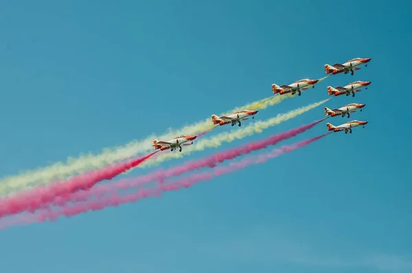 Alicante Spanje Aug 2014 Vliegtuigen Passeren Een Vliegshow Alicante Spanje — Stockfoto