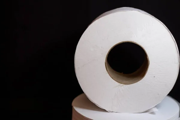 Een Close Shot Van Papier Rollen Zwarte Achtergrond — Stockfoto