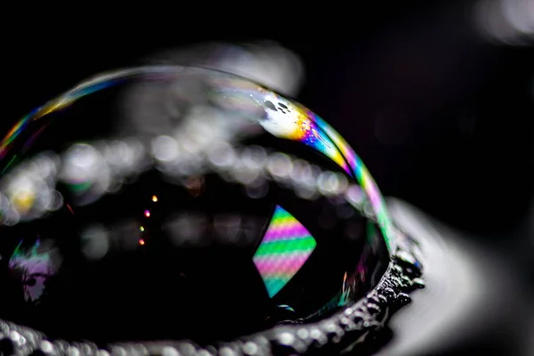 Een Close Shot Van Zeepbellen Met Regenboog Kleuren Erin — Stockfoto
