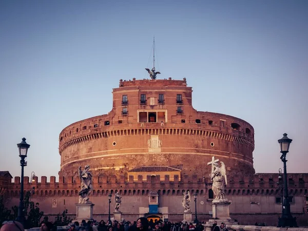 イタリア ローマの夜のサンタンジェロ城 — ストック写真