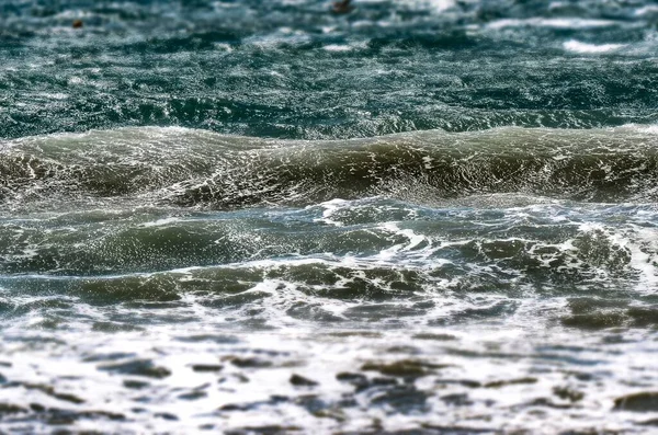 Gros Plan Des Vagues Sur Côte Rocheuse Mer Méditerranée Pendant — Photo