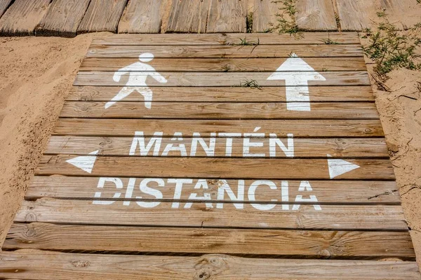 Drewniana Powierzchnia Napisem Zachować Odległość Mata Beach Hiszpania — Zdjęcie stockowe