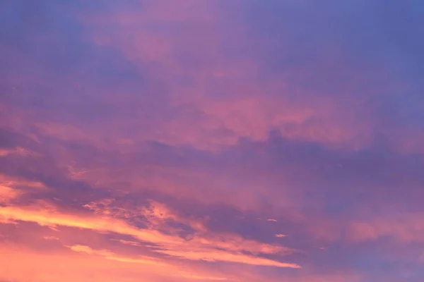 Piękny Widok Bufiastych Chmur Waty Cukrowej — Zdjęcie stockowe
