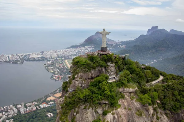 Uno Scatto Aereo Una Statua Ipnotizzante Cristo Redentore Rio Janeiro — Foto Stock