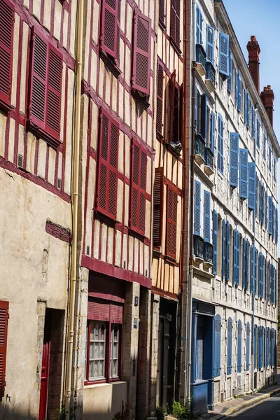 Met Bayonne Historische Stad Frankrijk Met Gebouwen Nive — Stockfoto