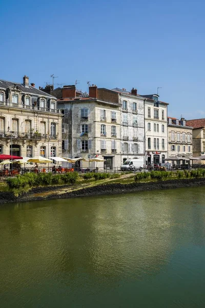 Bayonne Historické Město Francii Budovami Řece Nive — Stock fotografie