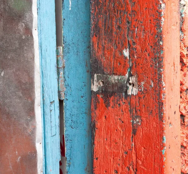 Primo Piano Dettaglio Una Vecchia Porta Legno Dipinta — Foto Stock