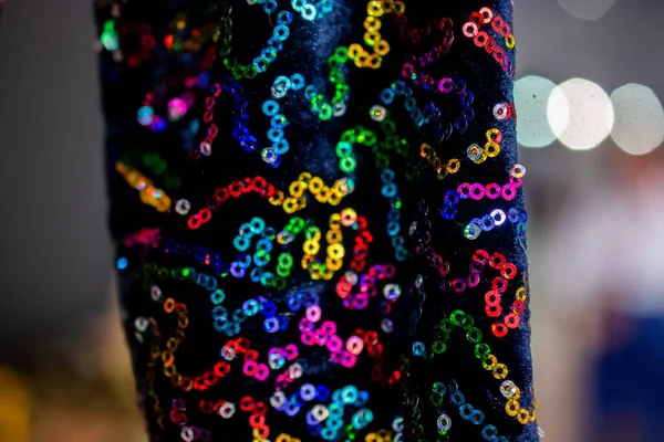 Une Mise Point Sélective Tissu Brillant Coloré Parfait Pour Arrière — Photo