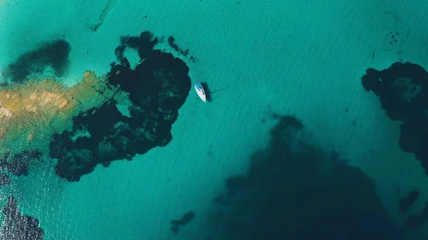 Uno Scatto Aereo Paesaggio Marino Turchese Vicino Alla Spiaggia Lagonisi — Foto Stock