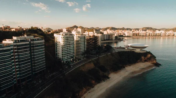 Uma Bela Paisagem Aérea Uma Costa Com Edifícios Rio Janeiro — Fotografia de Stock