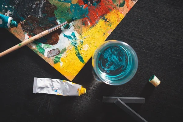 High Angle Shot Painting Colour Board Other Tools Black Table — Stock Photo, Image