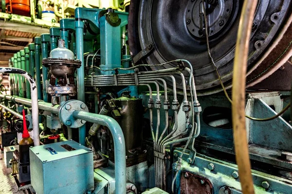 Közelkép Hajó Motorjának Egyik Oldaláról — Stock Fotó