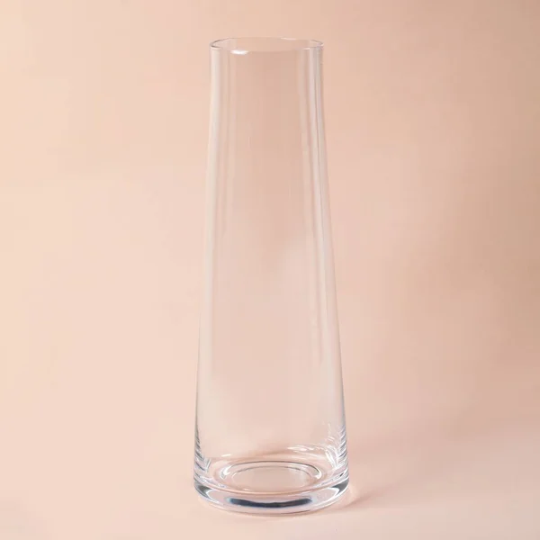 Gros Plan Long Vase Verre Clair Pour Tenir Des Fleurs — Photo