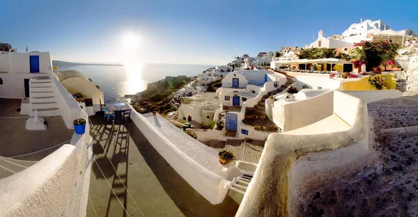 Plano Gran Angular Los Edificios Blancos Santorini Grecia Cerca Del —  Fotos de Stock