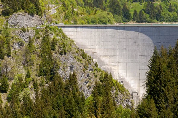 Eine Wunderschöne Landschaft Mit Wald Rund Einen Damm Bei Longrin — Stockfoto