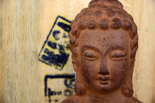 Egy Közeli Kép Barna Buddha Szobor Ellen Háttér — Stock Fotó