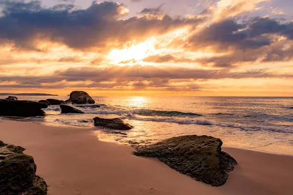 Breathtaking Scenery Rocky Beach Beautiful Sunset Background — Stock Photo, Image