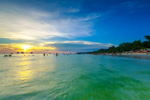 Una Hermosa Vista Una Playa Arena Mar Tranquilo Concepto Fondo — Foto de Stock